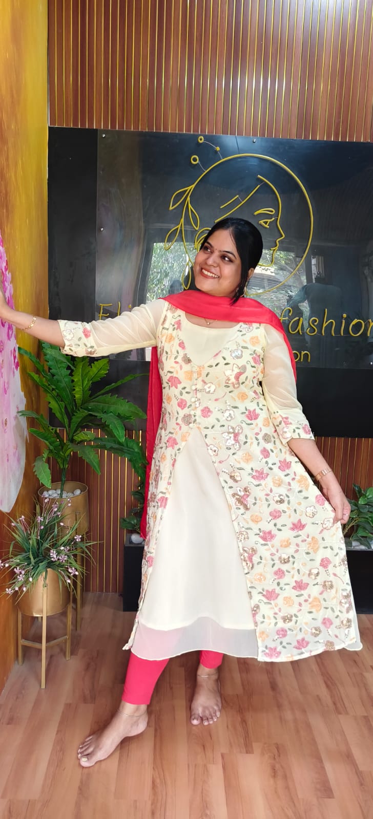 PSQ062 - creamy A-line kurti (top & duppata)